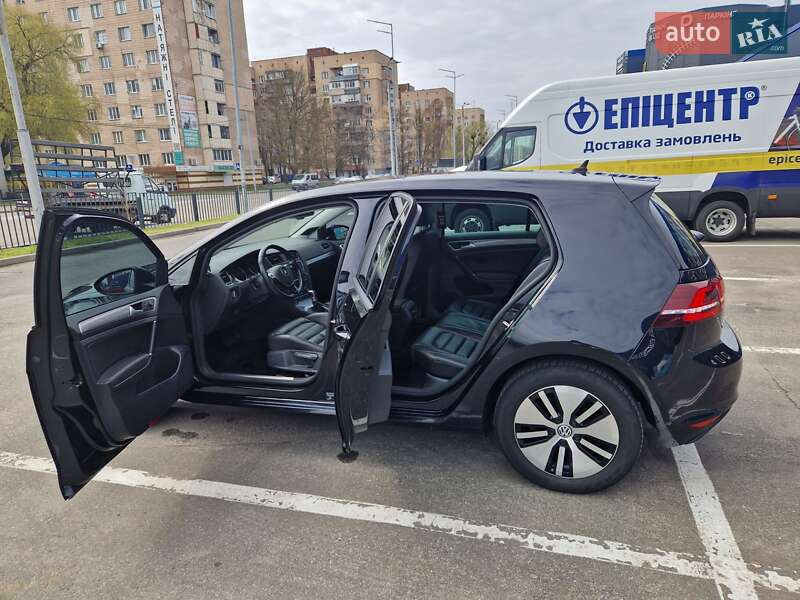 Volkswagen e-Golf 2015