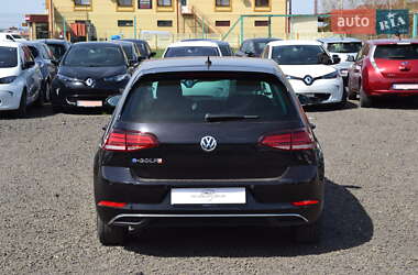 Хэтчбек Volkswagen e-Golf 2018 в 