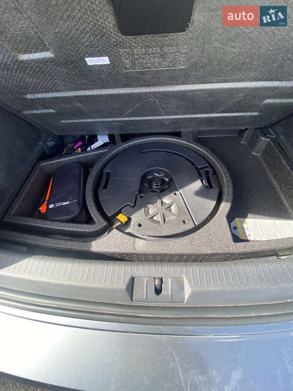 Хэтчбек Volkswagen e-Golf 2017 в Львове