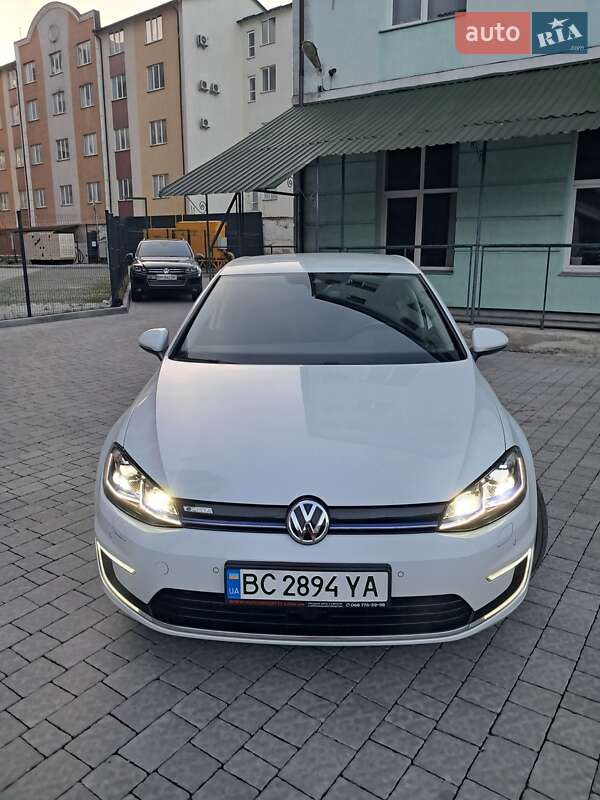 Хэтчбек Volkswagen e-Golf 2019 в 