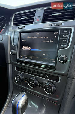 Хетчбек Volkswagen e-Golf 2014 в 