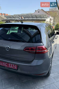 Хетчбек Volkswagen e-Golf 2014 в 