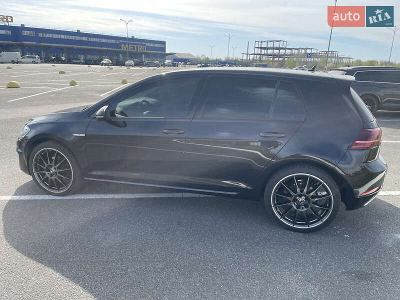 Хетчбек Volkswagen e-Golf 2019 в Києві