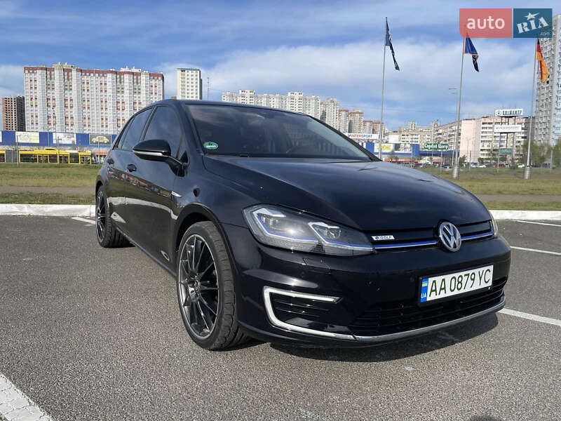 Хетчбек Volkswagen e-Golf 2019 в Києві