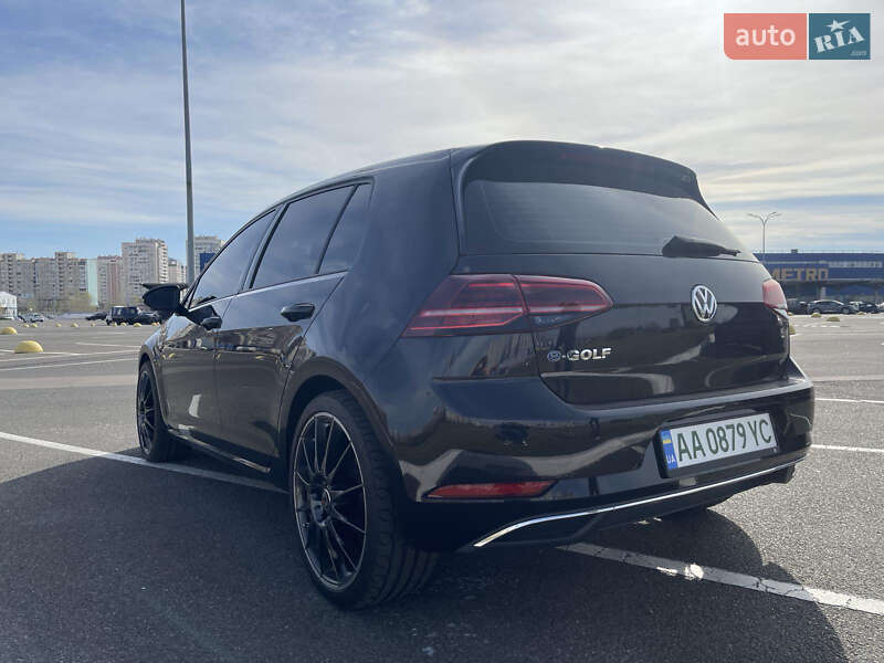 Хетчбек Volkswagen e-Golf 2019 в Києві