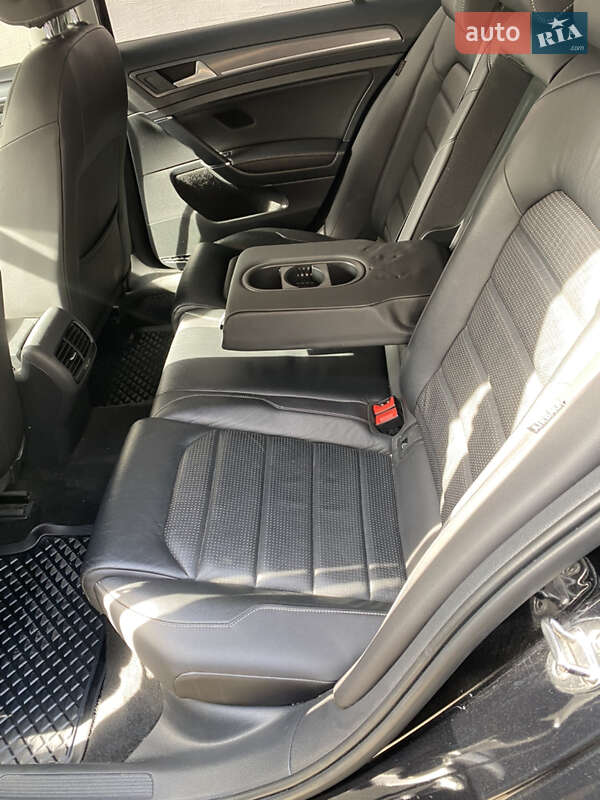 Хетчбек Volkswagen e-Golf 2019 в Києві