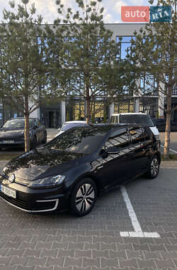 Хетчбек Volkswagen e-Golf 2016 в 