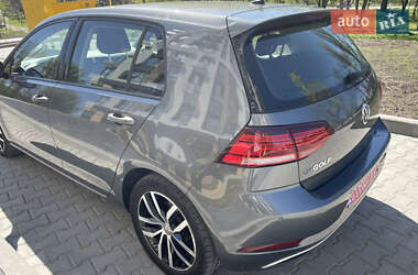 Хэтчбек Volkswagen e-Golf 2019 в 