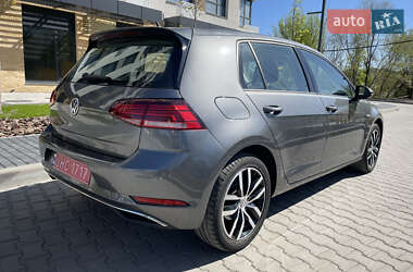 Хэтчбек Volkswagen e-Golf 2019 в 