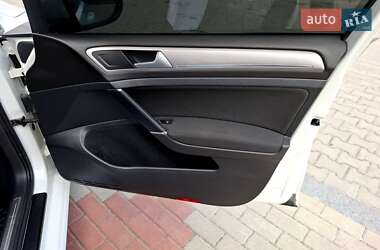 Хэтчбек Volkswagen e-Golf 2015 в 