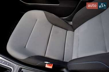 Хэтчбек Volkswagen e-Golf 2015 в 