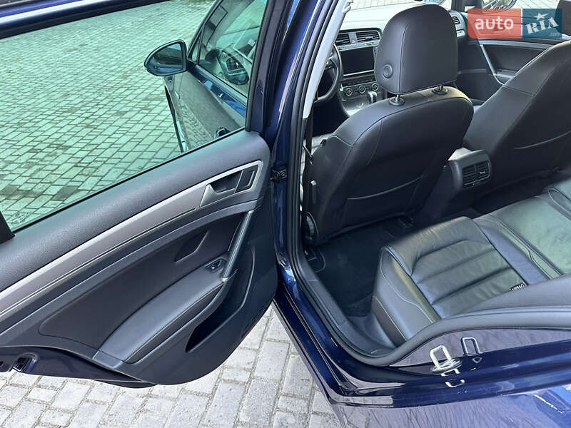 Хэтчбек Volkswagen e-Golf 2016 в Луцке