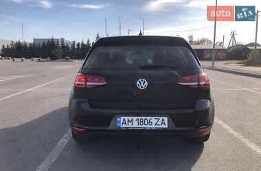 Хетчбек Volkswagen e-Golf 2016 в 