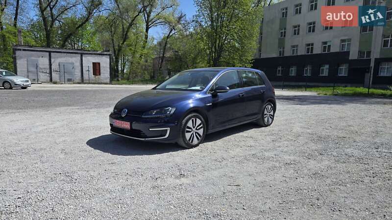 Volkswagen e-Golf 2015