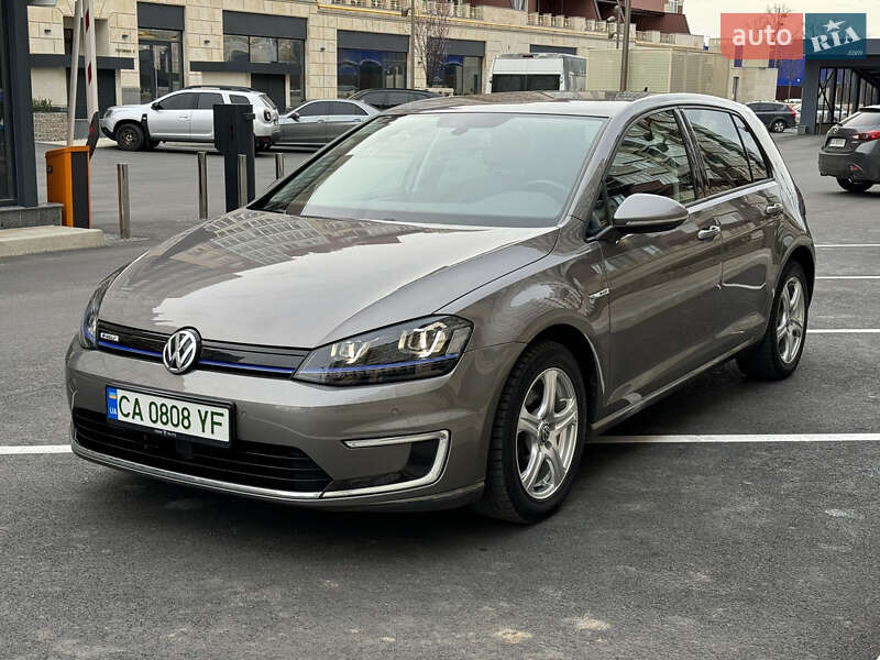 Хэтчбек Volkswagen e-Golf 2015 в Умани