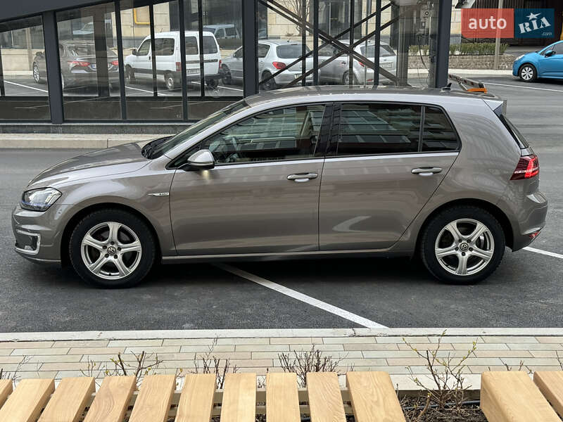 Хэтчбек Volkswagen e-Golf 2015 в Умани