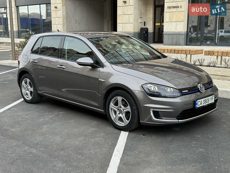 Хэтчбек Volkswagen e-Golf 2015 в Умани