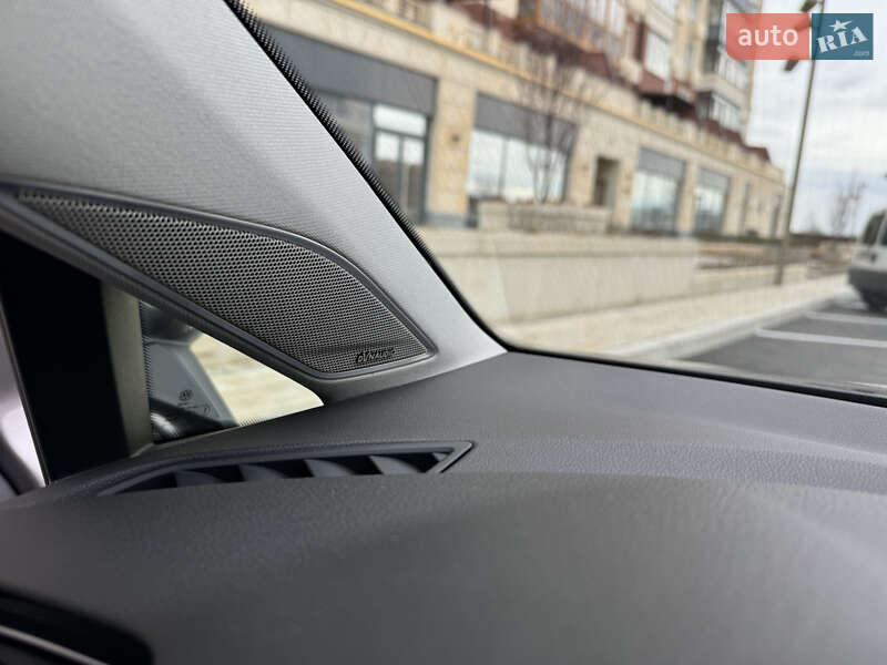 Хэтчбек Volkswagen e-Golf 2015 в Умани
