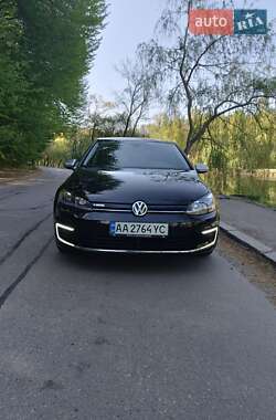 Хэтчбек Volkswagen e-Golf 2017 в 