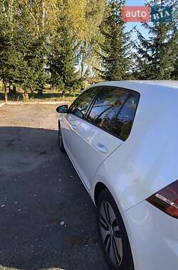 Хетчбек Volkswagen e-Golf 2014 в 