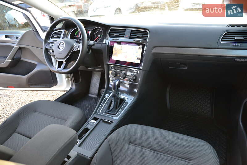 Хетчбек Volkswagen e-Golf 2018 в Луцьку