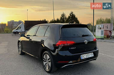 Хетчбек Volkswagen e-Golf 2017 в 