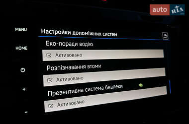 Хетчбек Volkswagen e-Golf 2017 в 