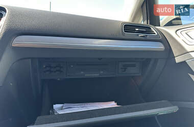 Хетчбек Volkswagen e-Golf 2015 в 