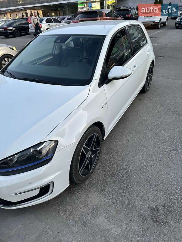 Хэтчбек Volkswagen e-Golf 2014 в Днепре