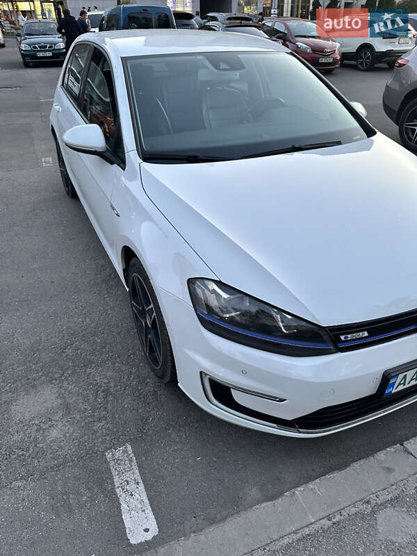 Хэтчбек Volkswagen e-Golf 2014 в Днепре
