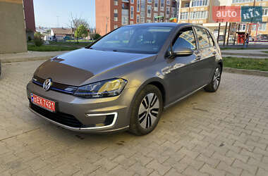 Хетчбек Volkswagen e-Golf 2015 в Чернівцях