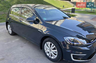 Хэтчбек Volkswagen e-Golf 2020 в 