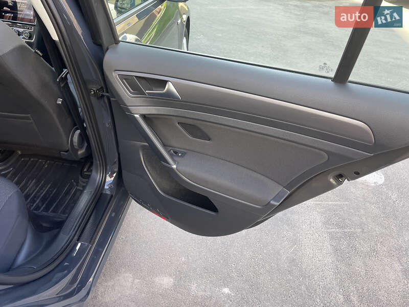 Хэтчбек Volkswagen e-Golf 2020 в Хмельницком