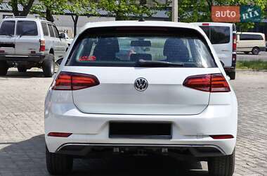 Хетчбек Volkswagen e-Golf 2019 в 