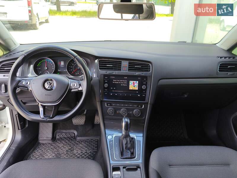 Хэтчбек Volkswagen e-Golf 2019 в Днепре
