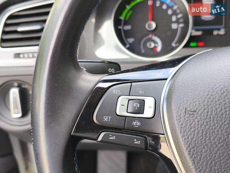 Хэтчбек Volkswagen e-Golf 2019 в Днепре