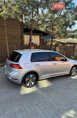 Хетчбек Volkswagen e-Golf 2019 в 