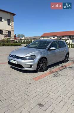 Хэтчбек Volkswagen e-Golf 2014 в 