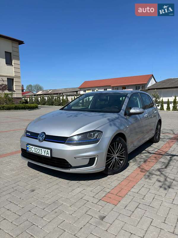 Хэтчбек Volkswagen e-Golf 2014 в 