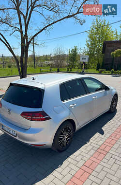 Хэтчбек Volkswagen e-Golf 2014 в 