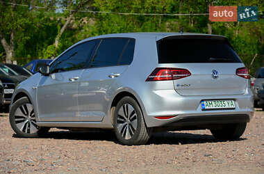 Хэтчбек Volkswagen e-Golf 2015 в 