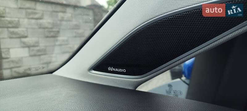 Хэтчбек Volkswagen e-Golf 2015 в Звягеле