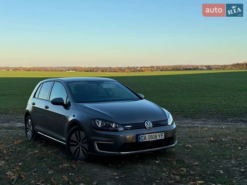 Хэтчбек Volkswagen e-Golf 2015 в Умани