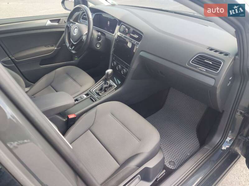 Хетчбек Volkswagen e-Golf 2020 в Львові