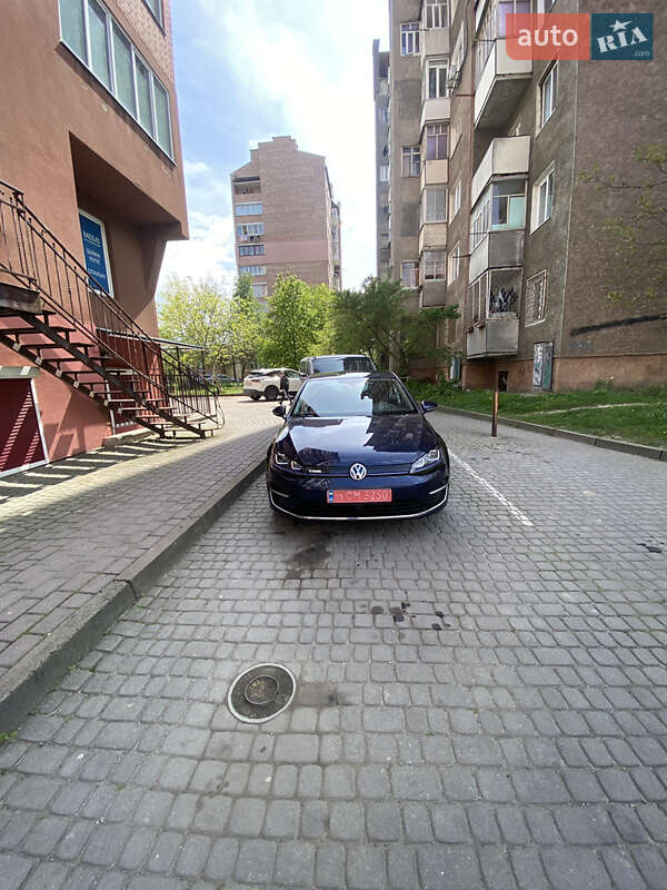 Хэтчбек Volkswagen e-Golf 2015 в Ивано-Франковске