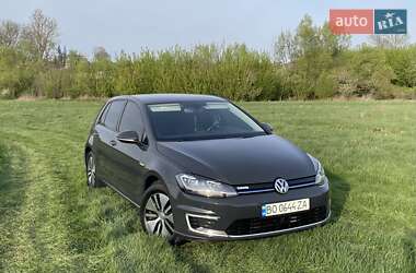 Хэтчбек Volkswagen e-Golf 2019 в 