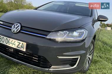 Хэтчбек Volkswagen e-Golf 2019 в 