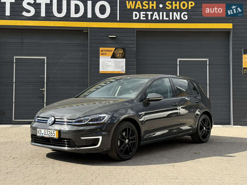 Хэтчбек Volkswagen e-Golf 2020 в 
