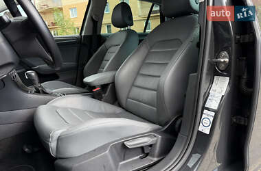 Хэтчбек Volkswagen e-Golf 2020 в 