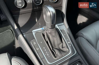Хэтчбек Volkswagen e-Golf 2020 в 